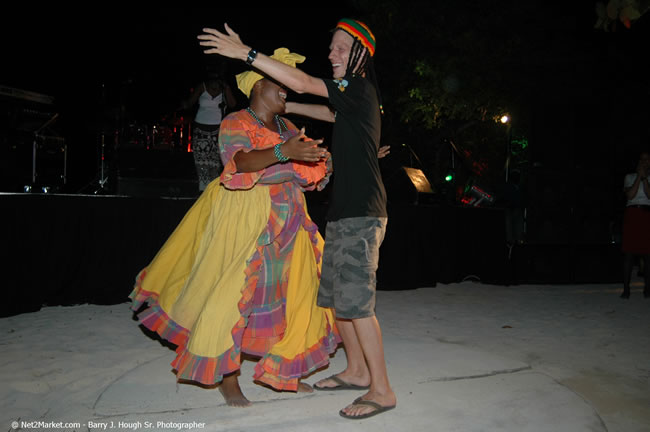 Half Moon Resort Party - Virgin Atlantic Inaugural Flight To Montego Bay, Jamaica Photos - Sir Richard Branson, President & Family, and 450 Passengers - Party Royal Pavillion at Half Moon Resort, Montego Bay, Jamaica - Monday, July 3, 2006 - Negril Travel Guide, Negril Jamaica WI - http://www.negriltravelguide.com - info@negriltravelguide.com...!