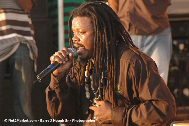 Luciano @ Western Consciousness 2007 - Presented by King of Kings Productons - Saturday, April 28, 2007 - Llandilo Cultural Centre, Savanna-La-Mar, Westmoreland, Jamaica W.I. - Negril Travel Guide, Negril Jamaica WI - http://www.negriltravelguide.com - info@negriltravelguide.com...!